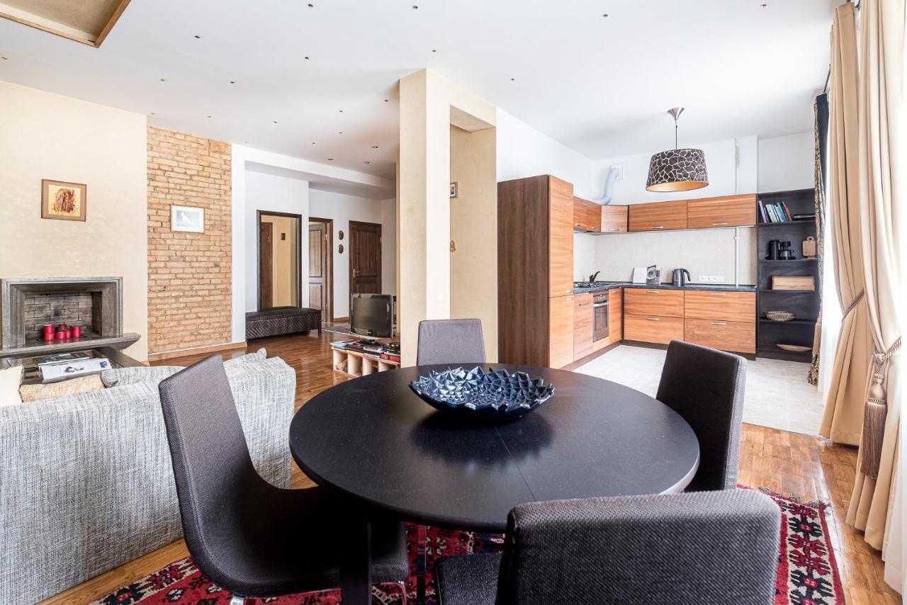 Angel House Vilnius, 8 Apartment ภายนอก รูปภาพ